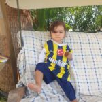 Seray Sever Instagram - Aşklarım göz bebeklerim @sofiaalyasunbul e dayıları @sonersever 10 numara @fenerbahce forması yaptırmış🌞💙 Çok da güzel olmuş🌞🧿 #sofiaalyasünbül #fenerbahçe #twins #twinsisters #love #maşallah 🧿🧿🧿🧿🧿🧿🧿🧿
