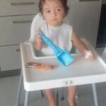Seray Sever Instagram - Dayısına ne pozlar Alya’mdan🧿🥰❤️🤲♾️🌸😍🧿 @sonersever @sofiaalyasunbul Aşklarım #twins #twingirls #love