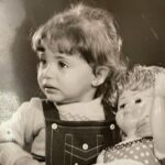 Seray Sever Instagram – Sağlam bir #tbt🥰 kızlarımız kime benziyor diye geçmiş fotolara bi baktım😃Pazar günü kırkları çıkıyor, benim de lohusalık dönemim hayırlısıyla sone eriyor. Kızlarım doğalı 37 gün ,babamı kaybedeli 79 gün olmuş… Zaman geçiyor acım azalmıyor, hasret büyüyor çünkü… Yine de şükürle hayata sarılıyorum , iyikilerim benimle🙏🧿💙 #ailecandır #kızlarımamaşallah #şükür