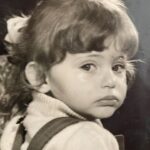Seray Sever Instagram – Sağlam bir #tbt🥰 kızlarımız kime benziyor diye geçmiş fotolara bi baktım😃Pazar günü kırkları çıkıyor, benim de lohusalık dönemim hayırlısıyla sone eriyor. Kızlarım doğalı 37 gün ,babamı kaybedeli 79 gün olmuş…  Zaman geçiyor acım azalmıyor, hasret büyüyor çünkü… Yine de şükürle hayata sarılıyorum , iyikilerim benimle🙏🧿💙 #ailecandır #kızlarımamaşallah #şükür