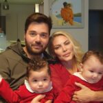 Seray Sever Instagram - 2022 en acısı ve en tatlısıyla geride kaldı… 2023 ün hepimize çok güzel gelmesi dileklerimizle,sevgiyle 🥰