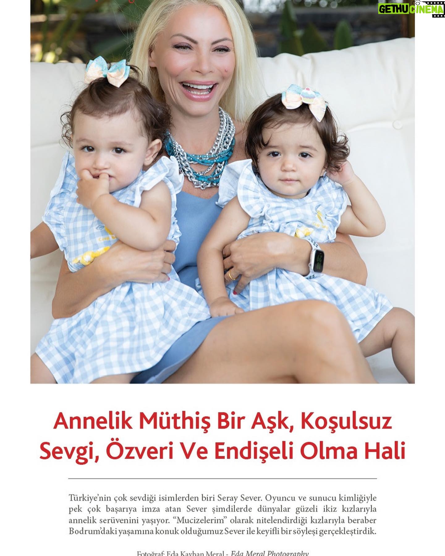 Seray Sever Instagram - @ebebek röportajımız🥰 @sofiaalyasunbul #media #twins #motherhood #love @mugesercekbiroglu 🥰
