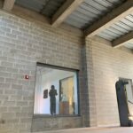 Seren Şirince Instagram – Isamu Noguchi en çok sevdiğim sanatçılardan biri gerçekten. Müzeside aynı eserleri gibi yaşadığımız ilüzyonu ters yüz ediyor. Bunu titizlikle ve müthiş bir ustalıkla yapmış adım attığın an bunu hissediyosun. İçtiği kahve bardağı sigarasıda orda. Masaya oturup eserlerini çizerkenki anını hayal etmek çok güzeldi🌾