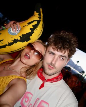 Serena Laurel Instagram - As Gwen once said…this shit is bananas

LE CHELL W LE NANA 

obligatory bebes 1st coach post 🤪🥰😚😶‍🌫️🍌

#coachella #neoncarnival #celcius #coachella2024