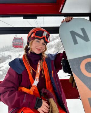 Serena Laurel Instagram - Watch out…if i were snowboarding in a school zone I would definitely get pulled over. #parkcity