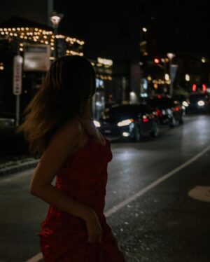 Serena Laurel Instagram - Paint the town red 

📸 @snappedbysaras