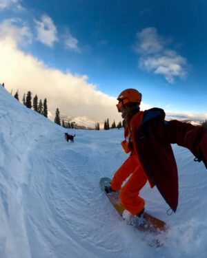 Serena Laurel Instagram - Watch out…if i were snowboarding in a school zone I would definitely get pulled over. #parkcity