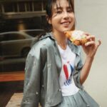 Serena Fang Instagram - 跑步我來說，不只是運動，而是一種生活態度。讓我更了解自己，貼近真實的自我。 #跑者 #我做的到 #愛自己 #runyourway #goodvibes 5/4號的 #ELLE風格路跑 我也會出席喲 來一場浪漫的 法式夏日奔跑吧 #ellerunwithstyle #beparis