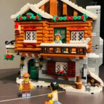 Serena Fang Instagram – 聖誕快樂🎄❄️🏕️✨🎁
上山烤火過節 暖暖的

樂高滑雪小屋也完成了！
期待明年去滑雪☃️

#christmasgifts #cute
 @legocertifiedstore_tw_msyaming 
#ootd @bsx_taiwan