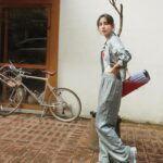 Serena Fang Instagram - 跑步我來說，不只是運動，而是一種生活態度。讓我更了解自己，貼近真實的自我。 #跑者 #我做的到 #愛自己 #runyourway #goodvibes 5/4號的 #ELLE風格路跑 我也會出席喲 來一場浪漫的 法式夏日奔跑吧 #ellerunwithstyle #beparis