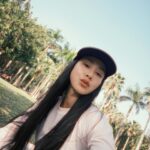 Serena Fang Instagram - 堅持要跑步跟練球的我 終於 曬出了 一件背心 🫠 謝謝 #冬天也能曬傷啊 #今日份努力 #那個肩膀燙燙的