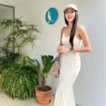 Serena Fang Instagram – 趁著好天氣,出門曬曬太陽
久違的早午餐,帶著ㄧ本書
身體跟心靈都要好好補充能量
最近又成了澱粉魔人
每餐兩碗飯,朋友們吃不下的我都開心收下
甜食也享用的比較多~
糖分讓心情好跑步也更有動力
但基本上還是以原型食物為主喔
食物就像養份跟能量
隨著訓練的菜單調整
跑步需要很多澱粉
趁著這個時候比例可以提升
快快把所有澱粉轉換成能量
開心的原料
跑步的燃料
進步的動力
跑步的同好
是不是都沒有在節食的?😆
#food #goodvibes #beige
#ootd @beigy_official @newbalance
#watch #265s @garmintw