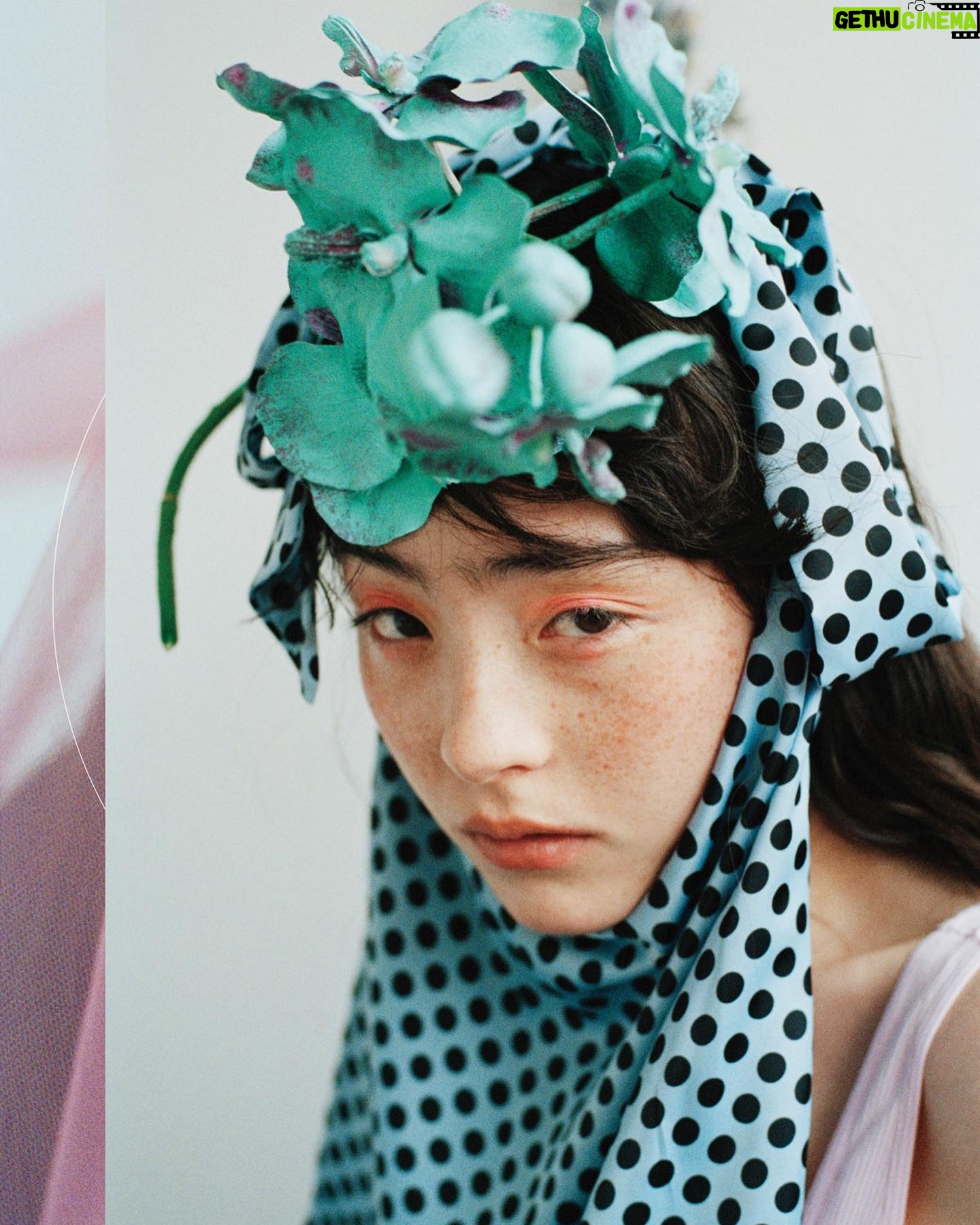 Serena Motola Instagram - 『PUPA. 』再販します🐛 初版『PUPA.』から4年振りに 新たな2つのストーリーが加わっての再販です🦋 大辻隆広さんの以前出版された写真集 『BOTSU ANDERSON 』と同じ可愛いサイズになりました。 写真集がすっぽり入るポケット付きのTシャツもあります 超限定のキーホルダーもあるよ! 本を触って、見て、新しい『PUPA.』を楽しんで下さい。💛 大辻さんのオンラインサイトで、販売しています。 @photsuji ↑プロフィールにあるリンクを見てみてね。