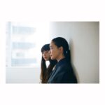 Serena Motola Instagram – Lula books 「SERENA MOTOLA.」 
明日発売です💁‍♀️

過去のアーカイブ作品に加え新たに撮影した2つのストーリー、つぐみちゃん　@tsugumi_jp に撮ってもらった私服スナップに、特別ゲストを迎えた対談企画に、もりだくさんな一冊💙

その発売を記念して明日
10/27 18:00〜20:00
BOOKMARC @marcjacobsjapan にてサイン会を開催します。 

ぜひこの特別な一冊を直接お渡ししたいなと思い、感染対策をした上でこのスペシャルイベントを設けて頂きました✨

ぜひ、たくさんの方にお会いできたら嬉しいです💕

詳しくはプロフィールのURLをcheck！