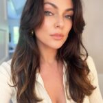 Serinda Swan Instagram - Soft glam today for @audible press day… Details coming soon 💋 Hair by the incredible @rickyfraserhair and amazing mua @grace_phillips