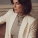 Serinda Swan Instagram - “It was a year of pushing past a bad belief system that I wasn’t good enough. Then in about a year, I started booking some great roles.” ❤️ LINK IN BIO Photography by @ace_creativestudio for @roseandivyjournal Wearing vintage @oscardelarenta Suit and top @jcrew Hair @patrickkylehair Makeup @jentioseco