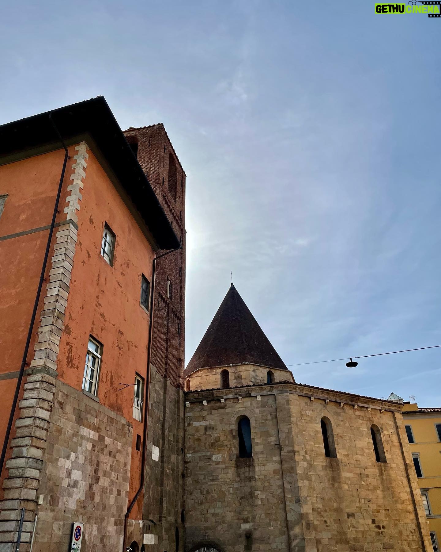 Serra Yılmaz Instagram - Una mostra da vedere a Pisa: I Macchiaioli al Palazzo Blu… Pisa’da görülmeye değer bir sergi: I Macchiaioli ( empresyonistlere ilham olmuş olan “lekeciler” ) Palazzo Blu’da… #imacchiaioli #imacchiaioliarteitalianaversolamodernità #imacchiaiolistoriadiunarivoluzionedarte #imacchiaiolicapolavoridellitaliacherisorge #imacchiaioliunarivoluzioneenpleinair