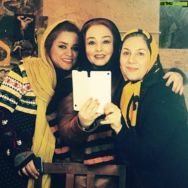 Setare Eskandari - 7.5K Likes - درياچه ماهى دركنار كارگردان عزيزم مريم دوستى و ماهايا پطروسيان نازنين كه به ديدارمان امد ..اميد كه در جشنواره خوش بدرخشد ..روز پايان