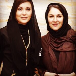 Setare Eskandari Instagram - با ساميه جان لك اكران خصوصى اكسيدان ساخته حامدمحمدى 
١- ديدن اين فيلم رو از دست ندين  ٢- از دوستان عزيزم ممنون كه يادم بودين و تولد مباركى كردين 🌺 ٣- خوشحالم كه هستين و هستم