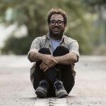 Setare Eskandari Instagram - هنر گفتگو هنرِ اعتراض هنر ِآموختن به بزهکاران هنر ِآموختن به کودکان کار هنر آموختن به کودکان بی سرپرست ، افغان ، بی بضاعت ، هنر ِوفاداری به استاد ، هنر ِماندن و ساختن بی ادعا و شعار ، هنر ِپاره ی تن تئاتر بودن، هنر ِتجربه ، تجربه ی بزرگ ِزیستن 🕊️هنر ِحمید پور آذری بودن #حمید_پورآذری