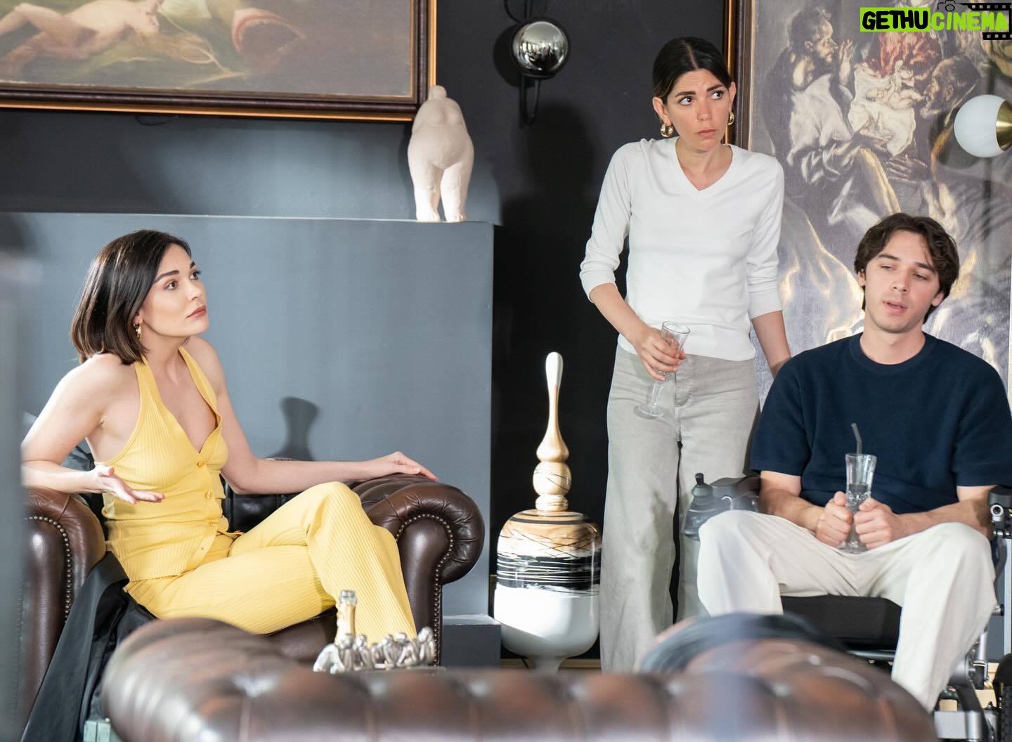 Sevcan Yaşar Instagram - Bu akşam ilginç şeyler oluyor ✔️ @dizikirlisepeti 20.00 da @nowtvturkiye da!! 🦢🫶🏻🌸
