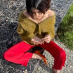 Sevcan Yaşar Instagram - Hiçkimse: Babaannem: Biz çocukken beş taş oynardık 💎🧚🏻‍♀️💎🪷