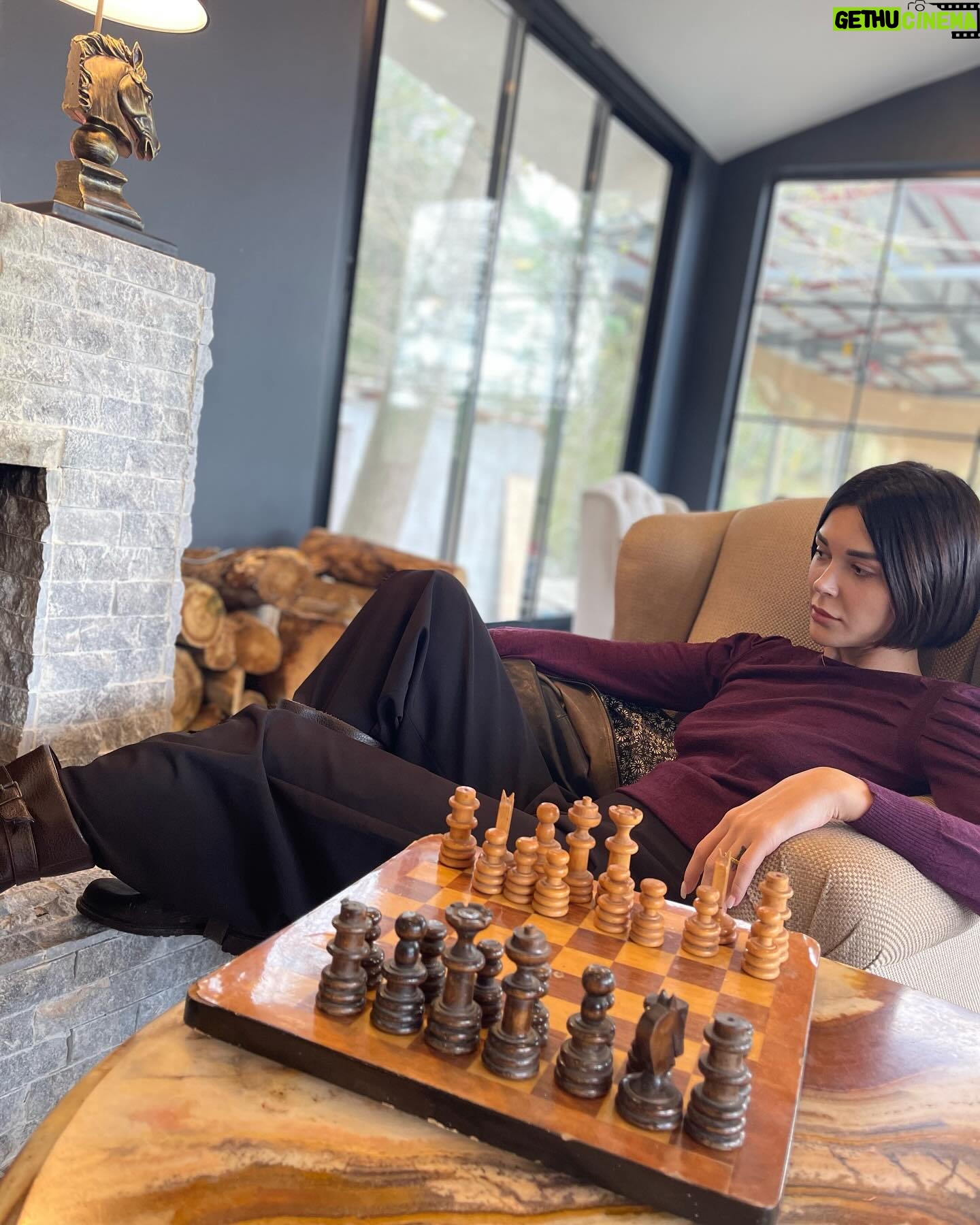Sevcan Yaşar Instagram - King ile Queen koruma altında. Bishoptan haber yok. 🐘🐘🐘🧲