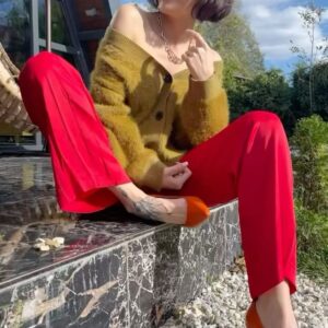 Sevcan Yaşar Instagram - Hiçkimse:
Babaannem: Biz çocukken beş taş oynardık 💎🧚🏻‍♀️💎🪷