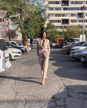 Sevcan Yaşar Instagram - Yurdumun otoparkları bir başka ..🌺👉🏻