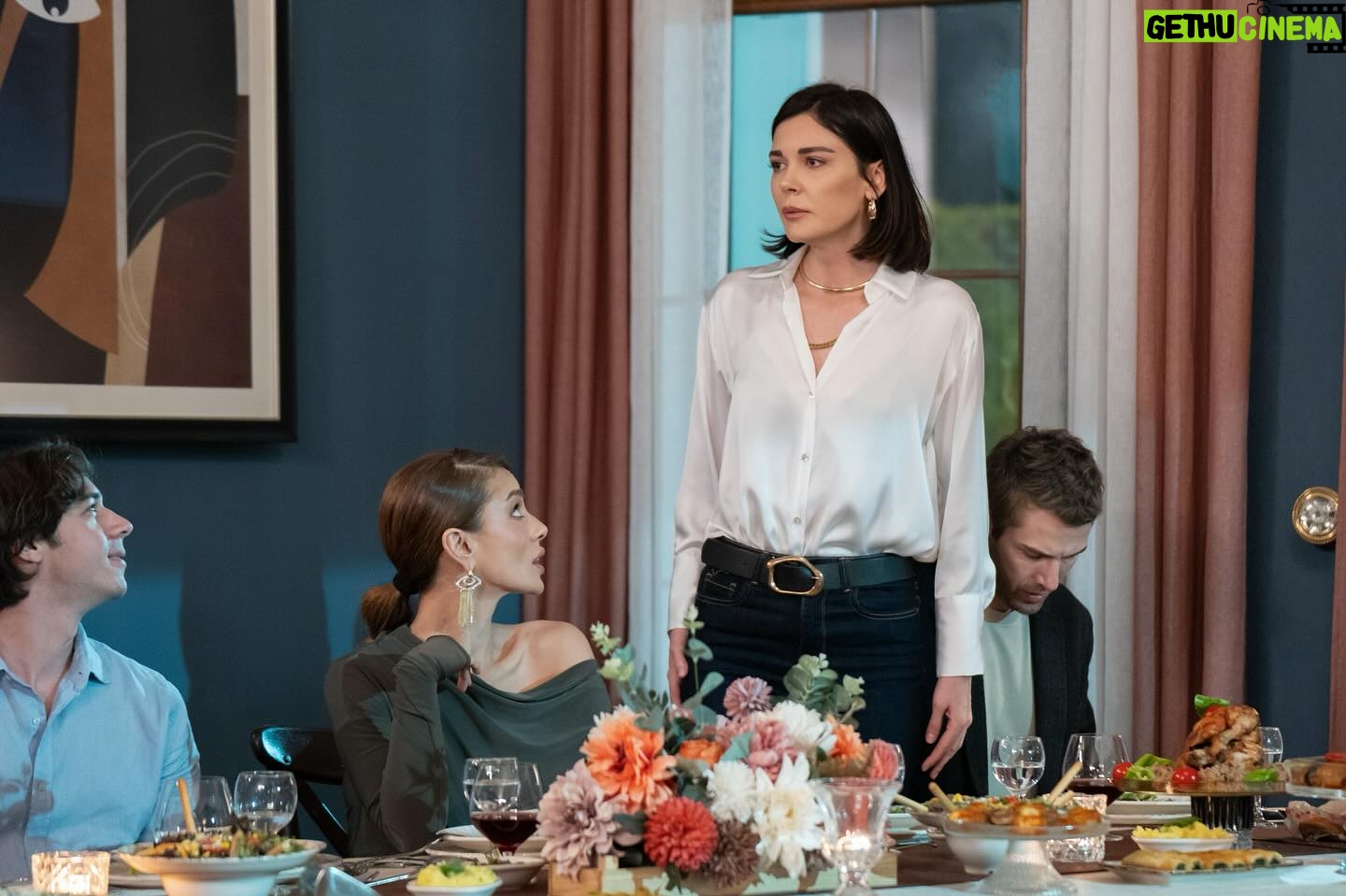 Sevcan Yaşar Instagram - Ece bu bölüm de kimseye derdini anlatamadı 🤭 @dizikirlisepeti Bu akşam @nowtvturkiye de ! ✔️🦢🤍