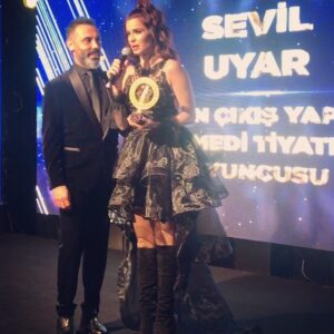 Sevil Uyar Instagram - ⭐️Hakediyorum her milimini bu dik duruşun ⭐️Star benim parlayan yıldızım ⭐️Her zaman güneş gibi ışıl ışıl enerjimle parlıyorum⭐️Herşey benim hayrıma gelişiyor…⭐️