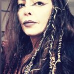 Sevil Akı Saner Instagram – “İnsanlar ölünce kıyamet kopmuyor,insanlar bir ölünün yanından öylece geçip gitmeye başlayınca kıyamet kopuyor.”#çemberinanası #semiramis #babil @burcakcollu #tiyatro #tiyatroaşktır #tiyatroiyileştirir  @kumbaraci50