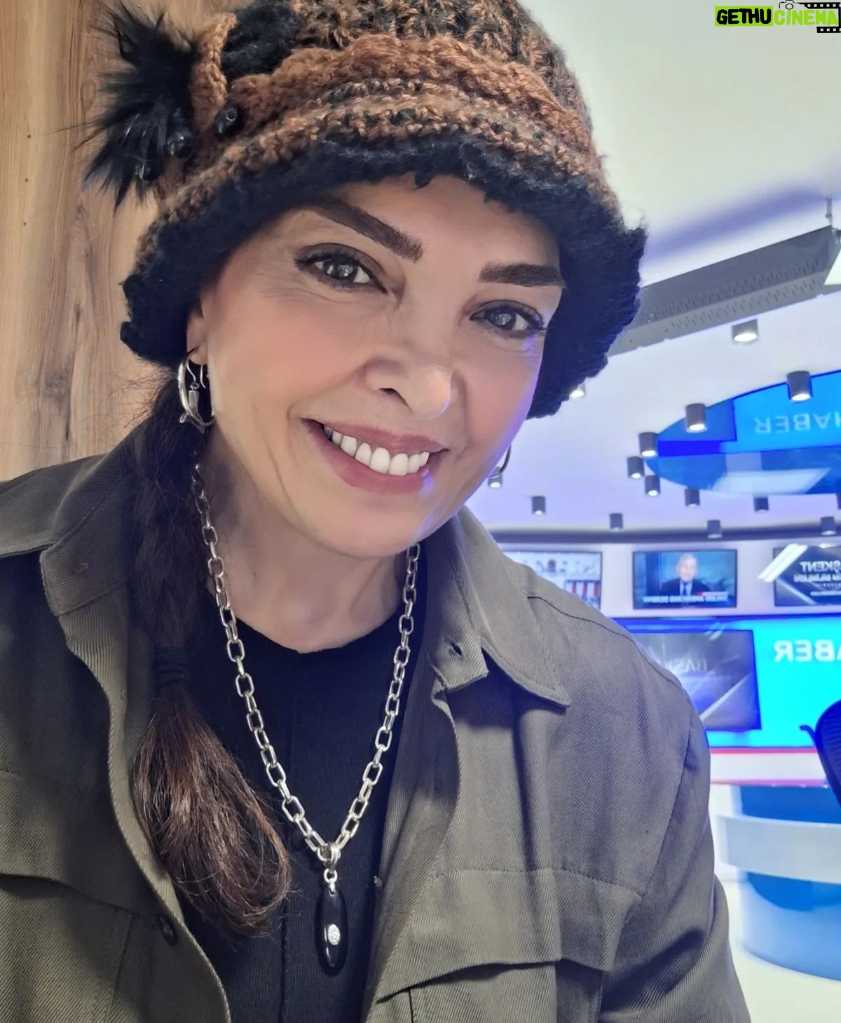 Sevil Akı Saner Instagram - Güzel enerjiler olsun üstünüzde ...Güzel enerjili arkadaşlar gibi ...Canımın içi Saba ...o kadar seviyorum ki kolye mi ...hep diyorum güzel insanlar birbirini bulunca aşk oluyor ❤️ @sabagurtuna