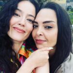 Sevil Akı Saner Instagram - Canım Pelin ...Tanıdığım en şeffaf insanlardan ...bizim yollarımız hep yan yana biliyorum ...fazla uzağa gidemeyiz ...iyi ki ...seni çok seviyorum ...❤ @pelinakil