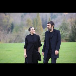 Sevil Akı Saner Instagram - Bir ömrün altı fırtınalı yılı ...mesleğe değer katan tüm yaratıcılara ve emekçilere bin minnet ...❤ yanımıza kar kalan ne çok insan ,ne çok hikaye ...#edho efsanesi unutulmaz,.
"Ben bir oyuncu,değişerek kendim kalabiliyorum en çok ..."
Yeni maceralarda yeni yolculuklarda buluşacagız ...Aşkla ...❤