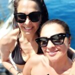 Sevil Akı Saner Instagram - Sibel ile uzun zaman sonra tatil ...ablam ...canımın içi ...🧿❤💥 @sibelakihelvaci