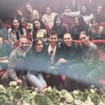 Sevil Akı Saner Instagram – Biricik Müjdat Hocam …
Müjdat Gezen ile Bizim Ev youtube programına konuk oldum .Şahane bir program çektik sizin için ….MSM nin ilk mezunu olmak ….okulun yeni öğrencileri ile buluşmak …yakında yayında …❤️💛@ziverbeymsm @leylagezen #müjdatgezen