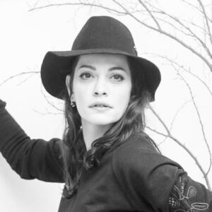 Sezin Akbaşoğulları Instagram - #tbf 🤠 
photo by @ercanarslan1 🎖