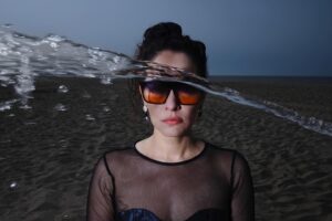 Sezin Akbaşoğulları Instagram - 🪩🐦‍⬛💫

photo @caglacaglarr 
fashion designer @kadirrkilicc 
assistant @v.furkangunes 

#photoshoot