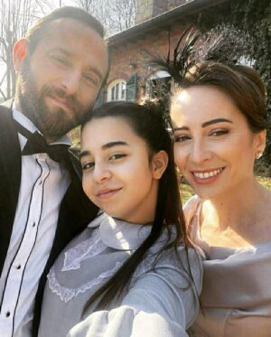 Sezin Bozacı Instagram - #yeşilvadininkızı #aile #melissa #mahinur #metin 🌿