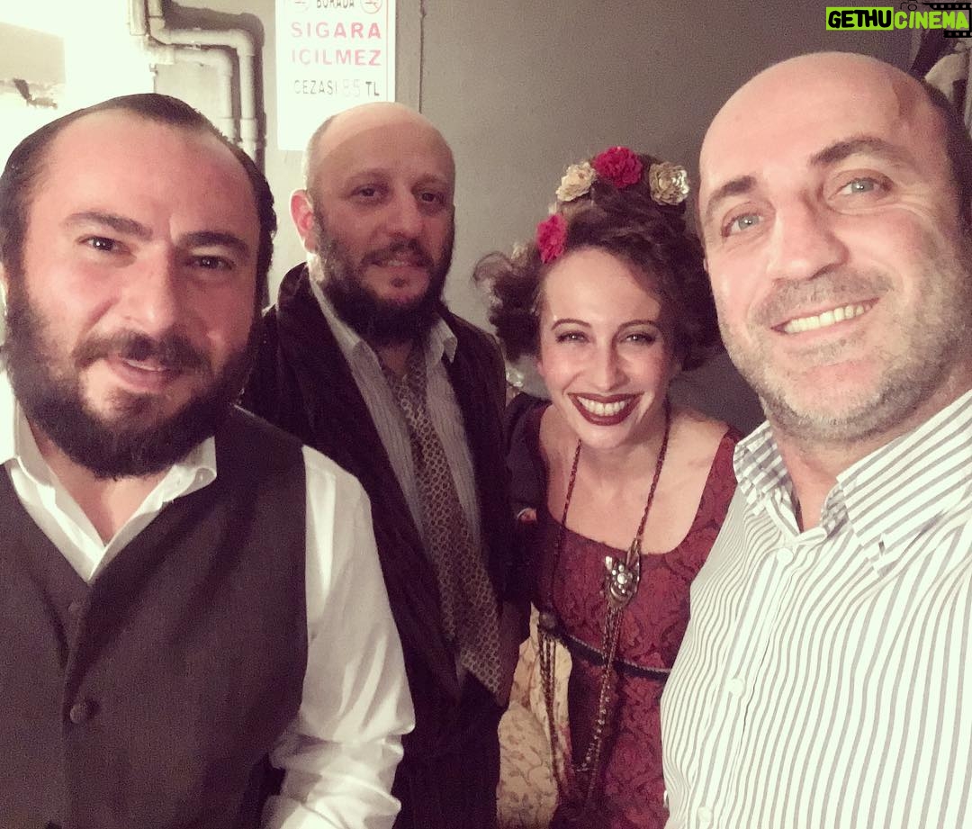 Sezin Bozacı - 692 Likes - Semaver’de sezonu “CİMRİ” ile açtık :) 13 Ekim 20:30 ve 14 Ekim 15:30’ da yine Çevre’deyiz. 28 Ekim’de CKM’de, 5 Kasım’da BKM’deyiz :) Diğer oyunlar için de takipte olun ;) Şahane sezonlarımız olsun 😚 #cimri #molièrè #semaverkumpanya #haliçinöteyanındatiyatro @enistesigelmis @mustafa_kirantepe @muratkilic7