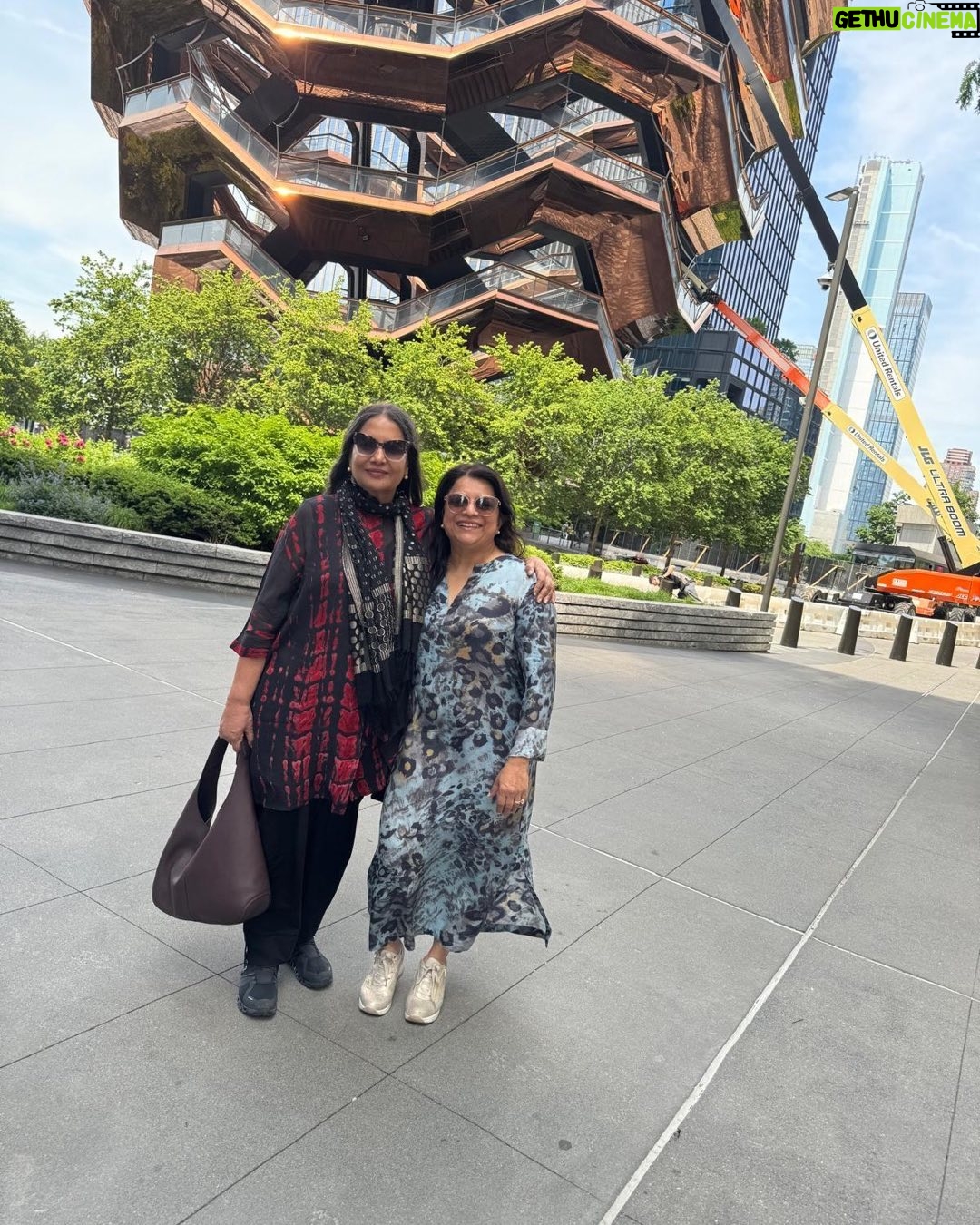 Shabana Azmi Instagram - At High Line in #Manhattan with my close friend #Ketki Parikh