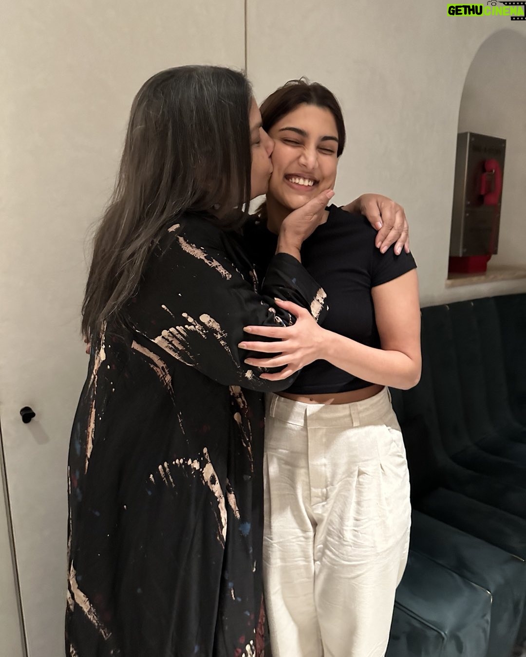 Shabana Azmi - 3.5K Likes - #Alizeh Agnihotri deserves an even bigger kiss for her credible maiden performance in #Farrey - a l lovely film that I enjoyed very much . Alizeh is to the manor born with not a single false note