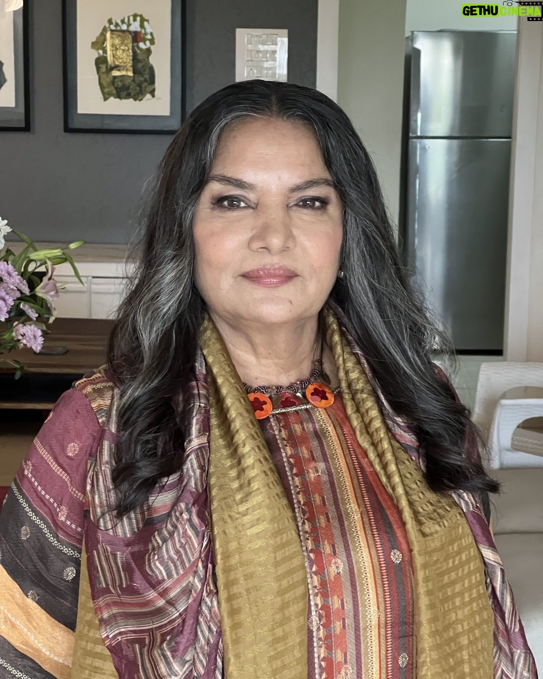 Shabana Azmi - 4.4K Likes - Padma Bhushan and legendary actress, Shabana Azmi,speaks to #Adi Pocha on Fellowship Of Lost Creative Souls. A real master class in acting and cinema; about working in iconic films like Ankur, Arth, Mandi, as well as Amar Akbar Anthony and Parvarish; on working with directors like Shyam Benegal and Satyajit Ray; on her craft and how she prepares to inhabit her characters; and much more. Totally must listen!
https://open.spotify.com/episode/0Zp3s32BpJ4Qhx8H4gmLYi?si=YHImkcgERCO5eg-PQb4MdA clothes courtesy @saundhindia @aafreenmakeupandhair