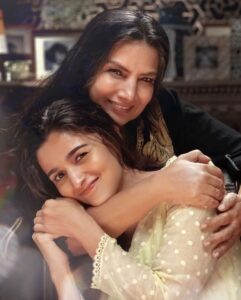Shabana Azmi Instagram - My lovely lovely @aliaabhatt . My cup brimmeth over with pride at how you are on top of your game in every way ❤️❤️Nazar na lage ! #soni Razdan #MaheshBhatt #ranbirkapoor