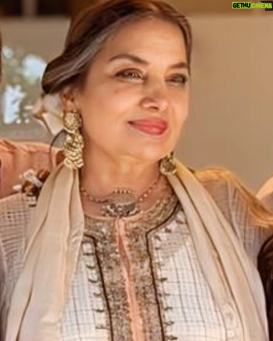 Shabana Azmi - 2.8K Likes - Eid Mubarak sabko