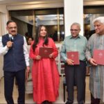 Shabana Azmi Instagram – Javed and I enjoyed releasing our dear friend #Ram Gandhi’s delightful book #A Trivia Pursuit in the presence of CP Mumbai #Vivek Phansalkar