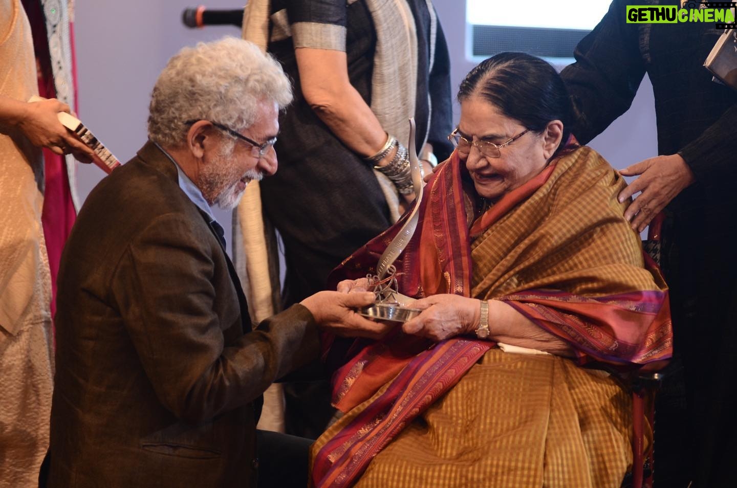 Shabana Azmi - 5.4K Likes - Turned up on my phone ! Naseer with mum