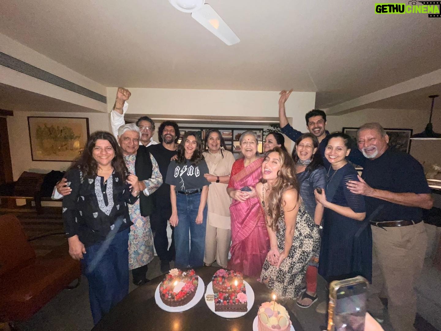 Shabana Azmi - 3.5K Likes - Salgirah mubarak betu #FarhanAkhtar. Jeete raho khush raho bahut saara pyar ❤️❤️