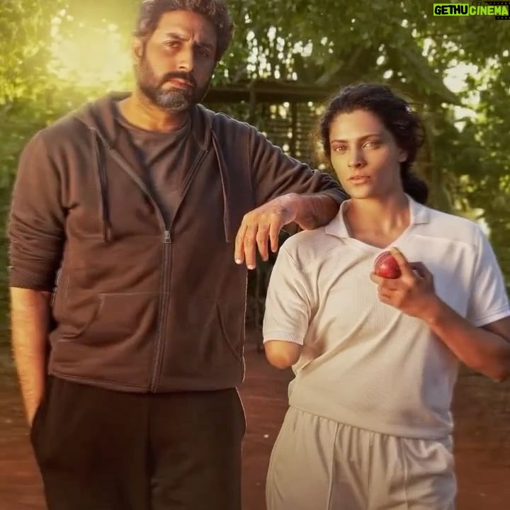 Shabana Azmi Instagram - Lefty hai? Left hi hai. #GhoomerInCinemas on 18th August! #RBalki @bachchan @saiyami @angadbedi rude_diaries @vishalsinhadop @itsamittrivedi @raahool19 @swanandkirkire @hopeprodn #PremVijan @penmarudhar.official